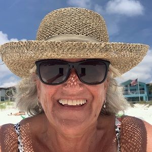 Meet your Posher, Debbie